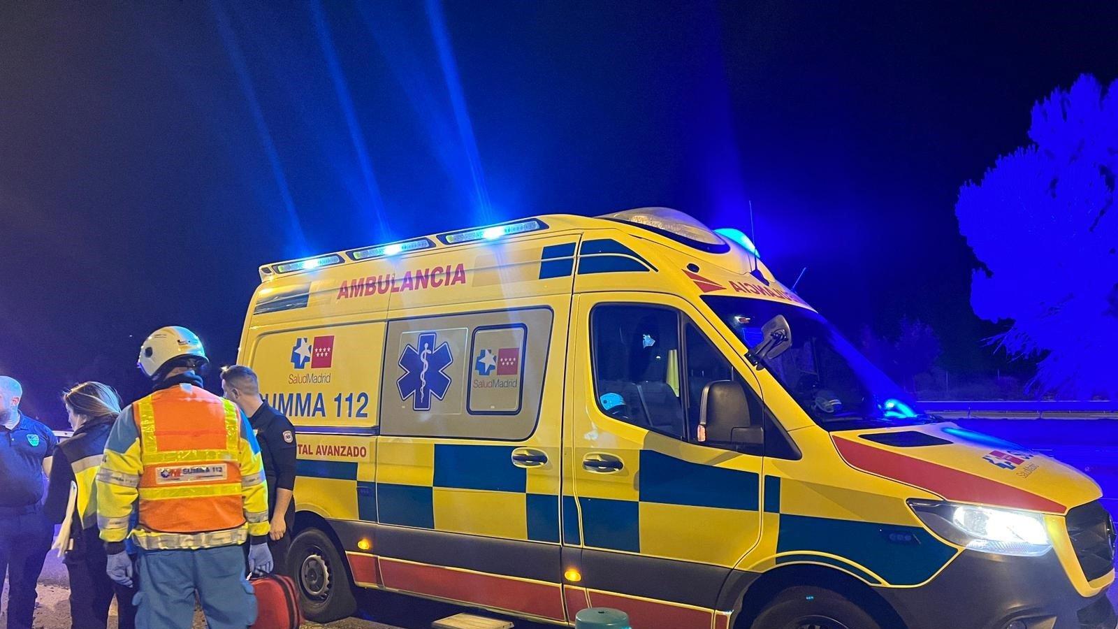 Un joven de 20 años queda gravemente herido tras caer desde un primer piso en una residencia