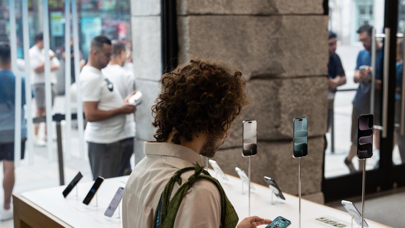 Apple permitirá cambiar Siri por otro asistente de voz