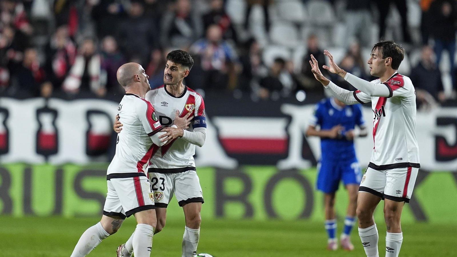 Remontada del Rayo en Vallecas para vencer al Lech Poznan en Conference