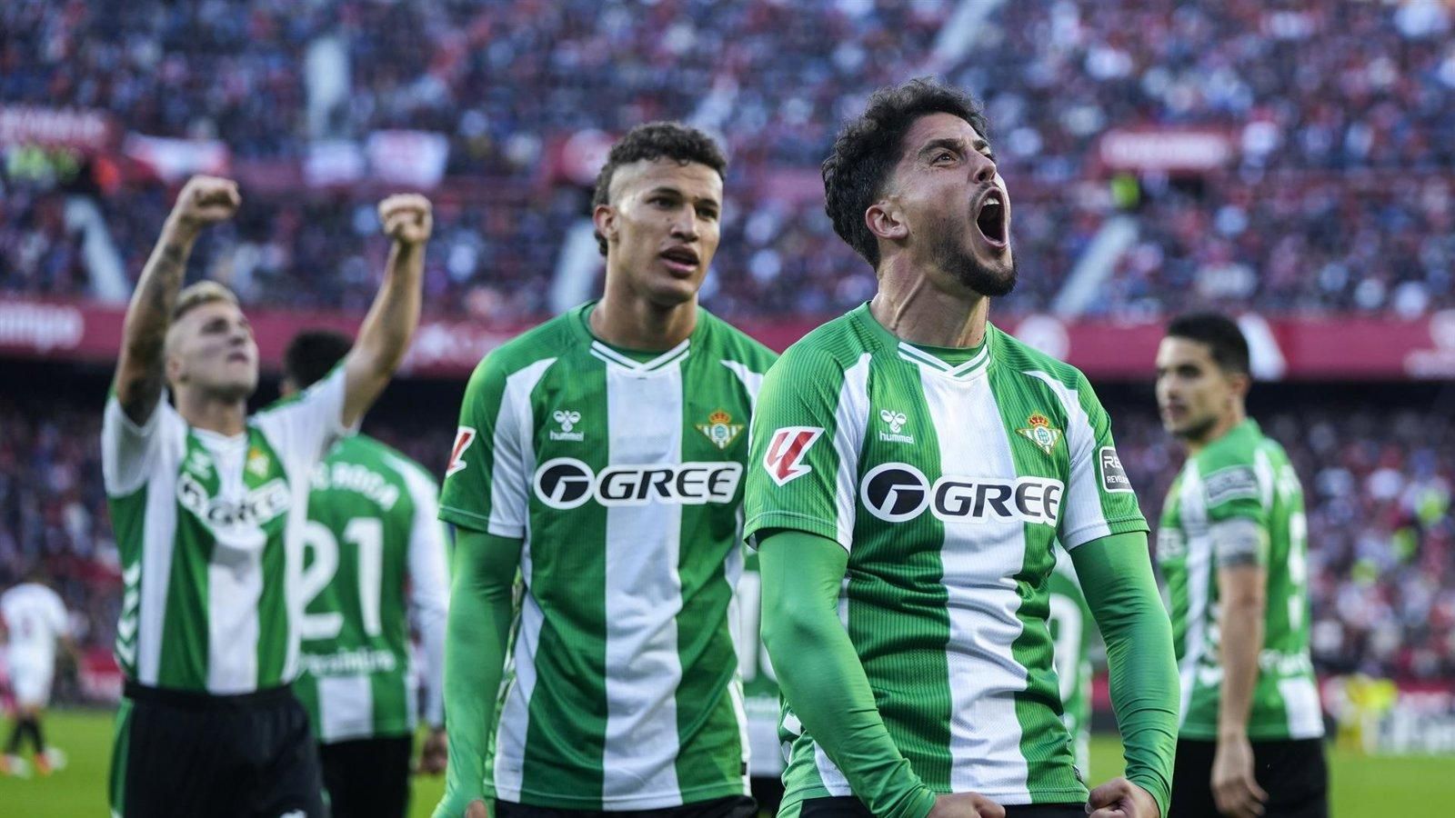 Moleiro impulsa la victoria del Villarreal tras el triunfo del Betis en el derbi sevillano