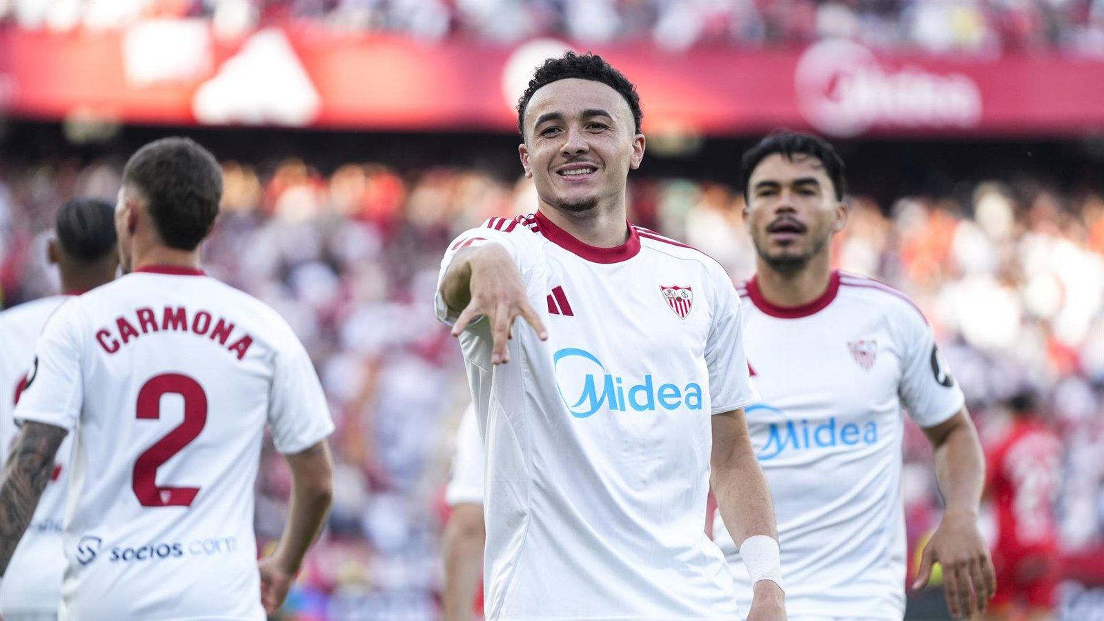 El Sevilla y el Girona logran las victorias frente al Osasuna y al Alavés