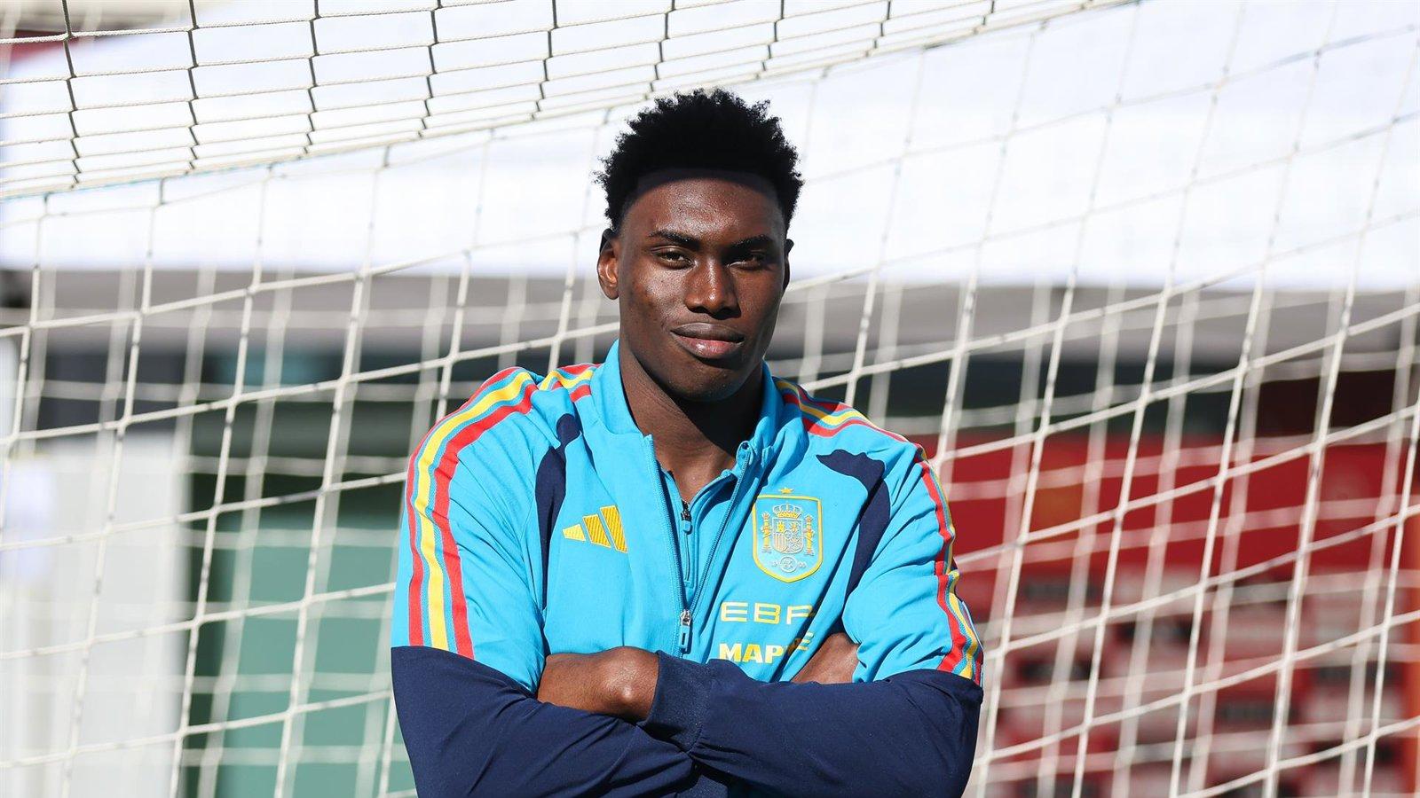 Samu Aghehowa confía en su rendimiento para ser convocado al Mundial