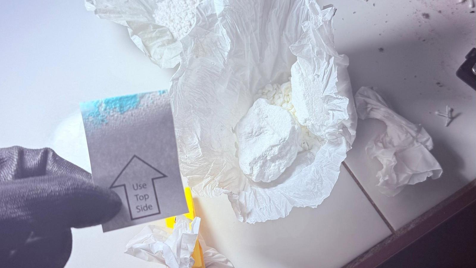 Desmantelan un punto de venta de droga en la Cañada Real con seis detenidos