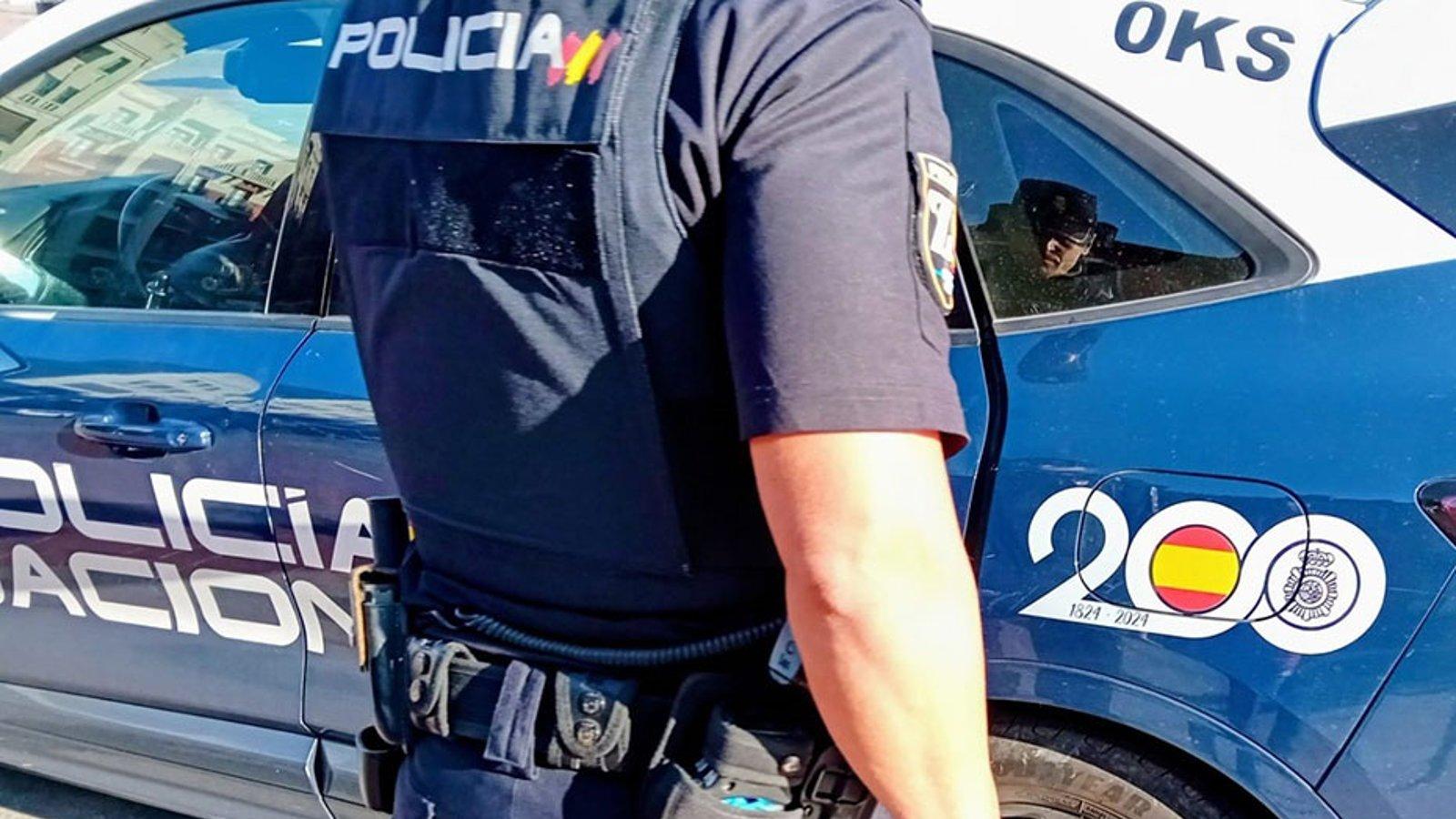 Detienen en Vallecas a dos personas por vender citas de Extranjería reservadas ilícitamente