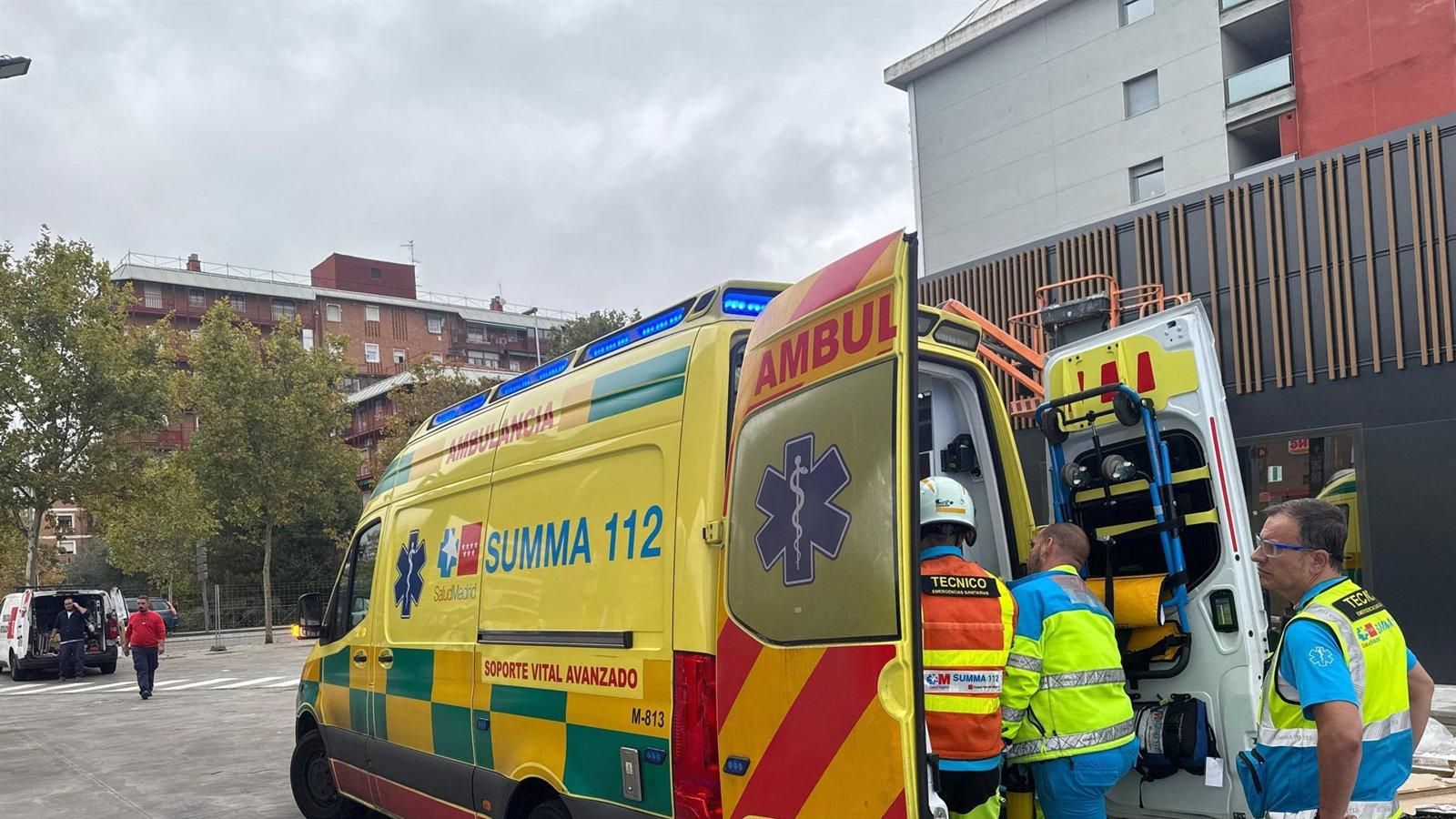  Un joven resulta herido grave tras sufrir un aplastamiento en una pierna con toro mecánico en una nave de Pinto