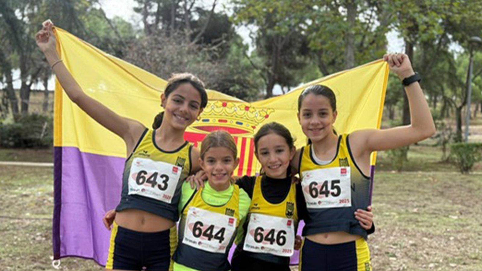 Atletas jóvenes de Torrejón triunfan con tres medallas en competición regional