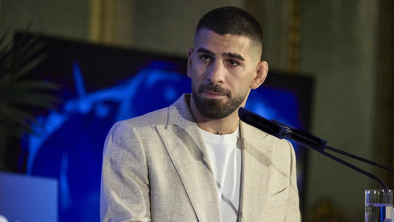 Ilia Topuria aplaza su regreso y no competirá a comienzos de 2026