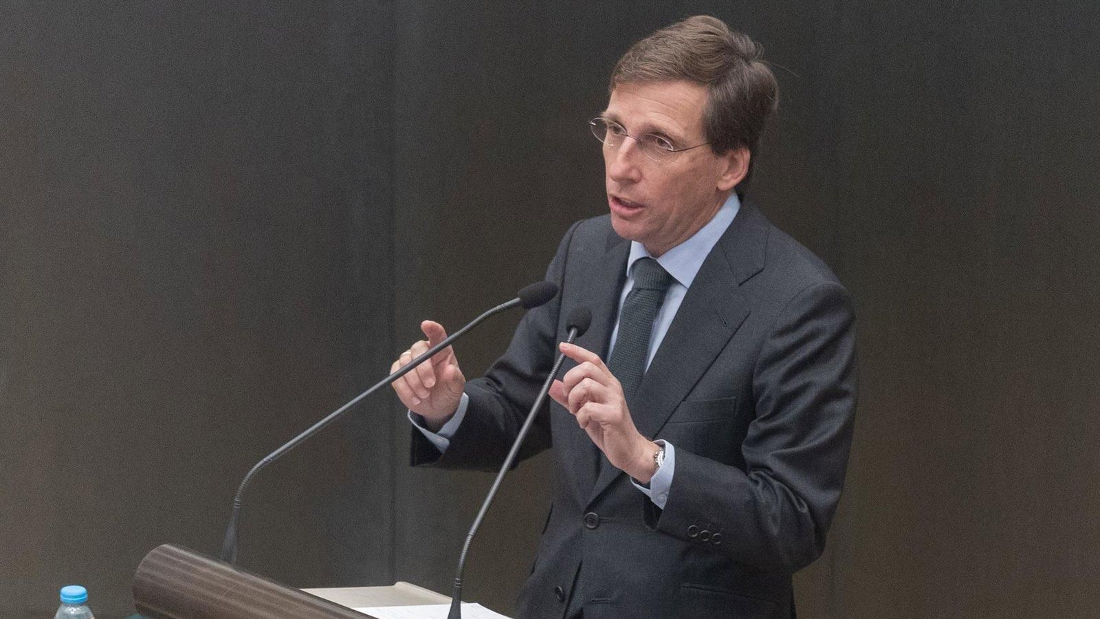 Almeida denuncia un aumento del antisemitismo y reprocha a la izquierda su ausencia en Janucá