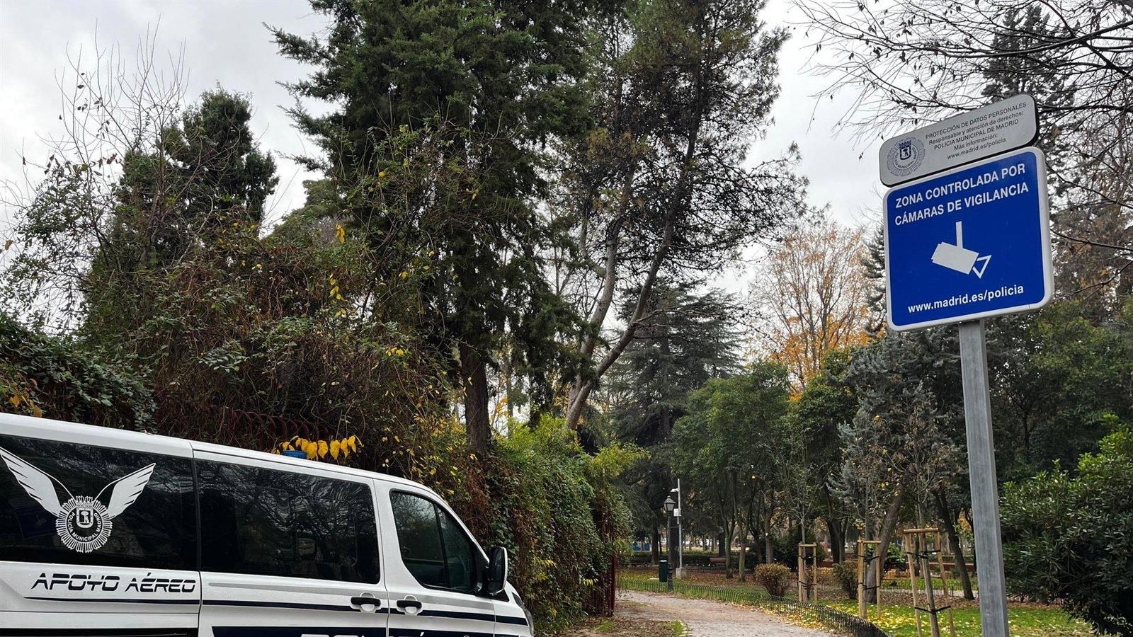 Cinco cámaras de alta resolución con IA refuerzan la prevención y el control policial en el parque de El Calero de Ciudad Lineal