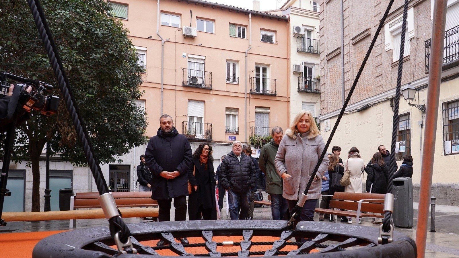 Lavapiés estrena un nuevo parque infantil en la calle de los Ministriles