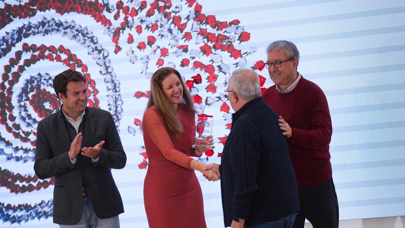 La Comunidad entrega un Premio regional al voluntariado de Las Rozas por su impulso al envejecimiento activo