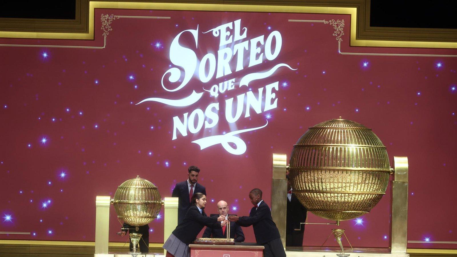 El 60.649 reparte 420.000 euros en la capital, El Escorial y Sanse