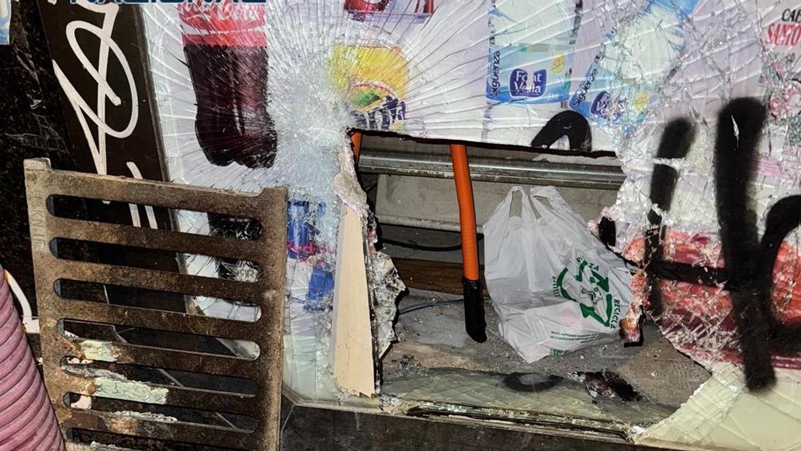 Detenido en Carabanchel un ladrón que utilizaba el método del 'alcantarillazo' para robar en tiendas