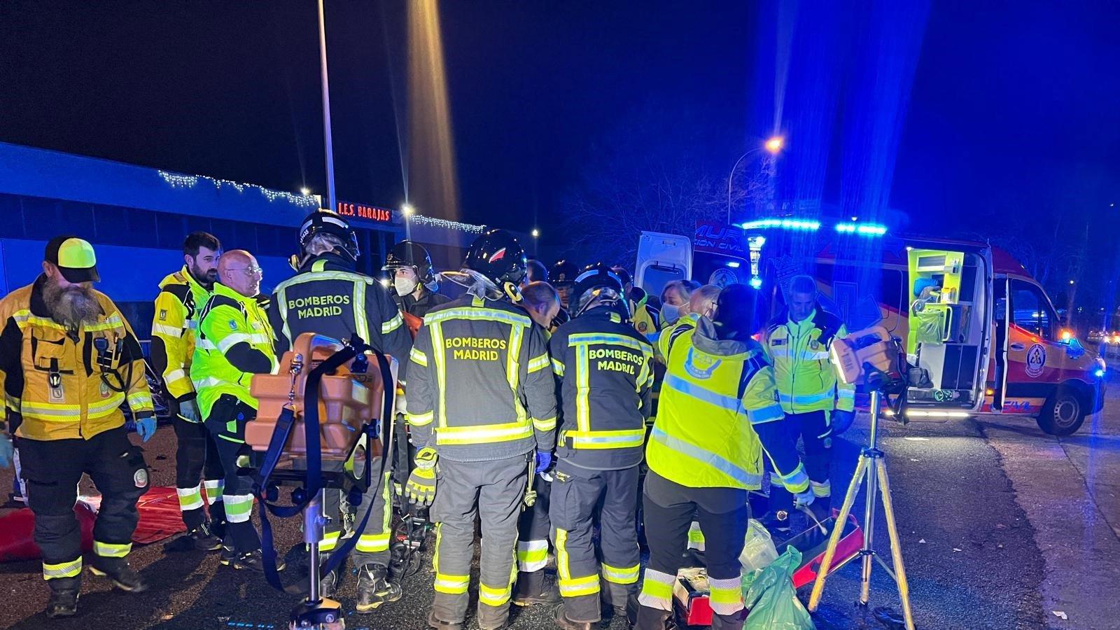 Herido grave un motorista de 53 años tras chocar con un coche en la avenida de América