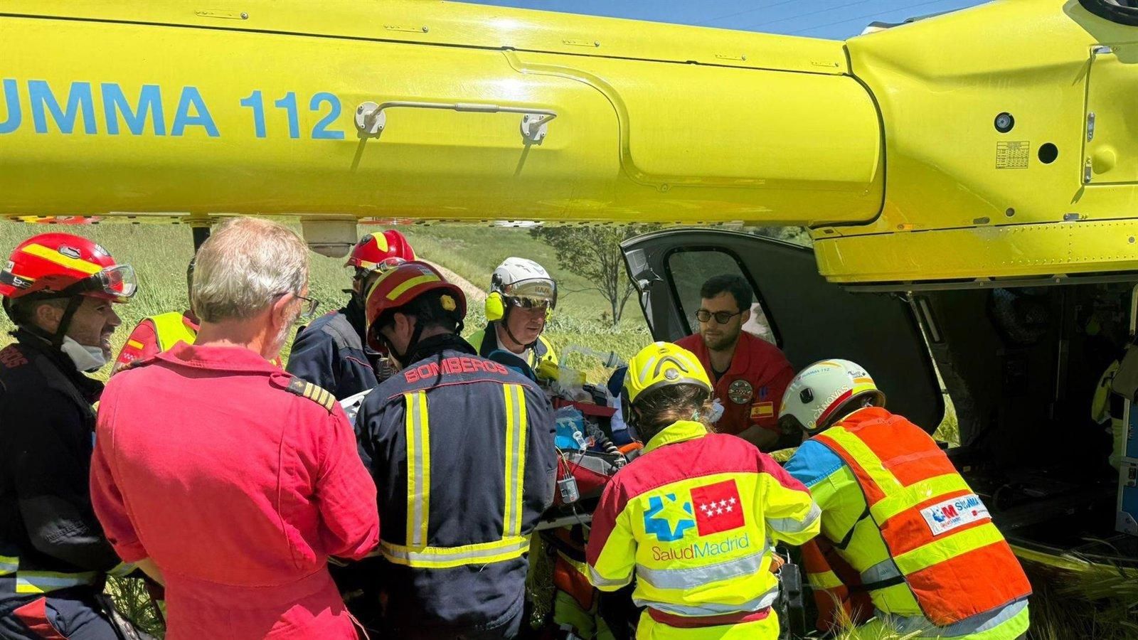 Un motorista resulta grave tras salirse de la vía e impactar contra una farola en Soto del Real