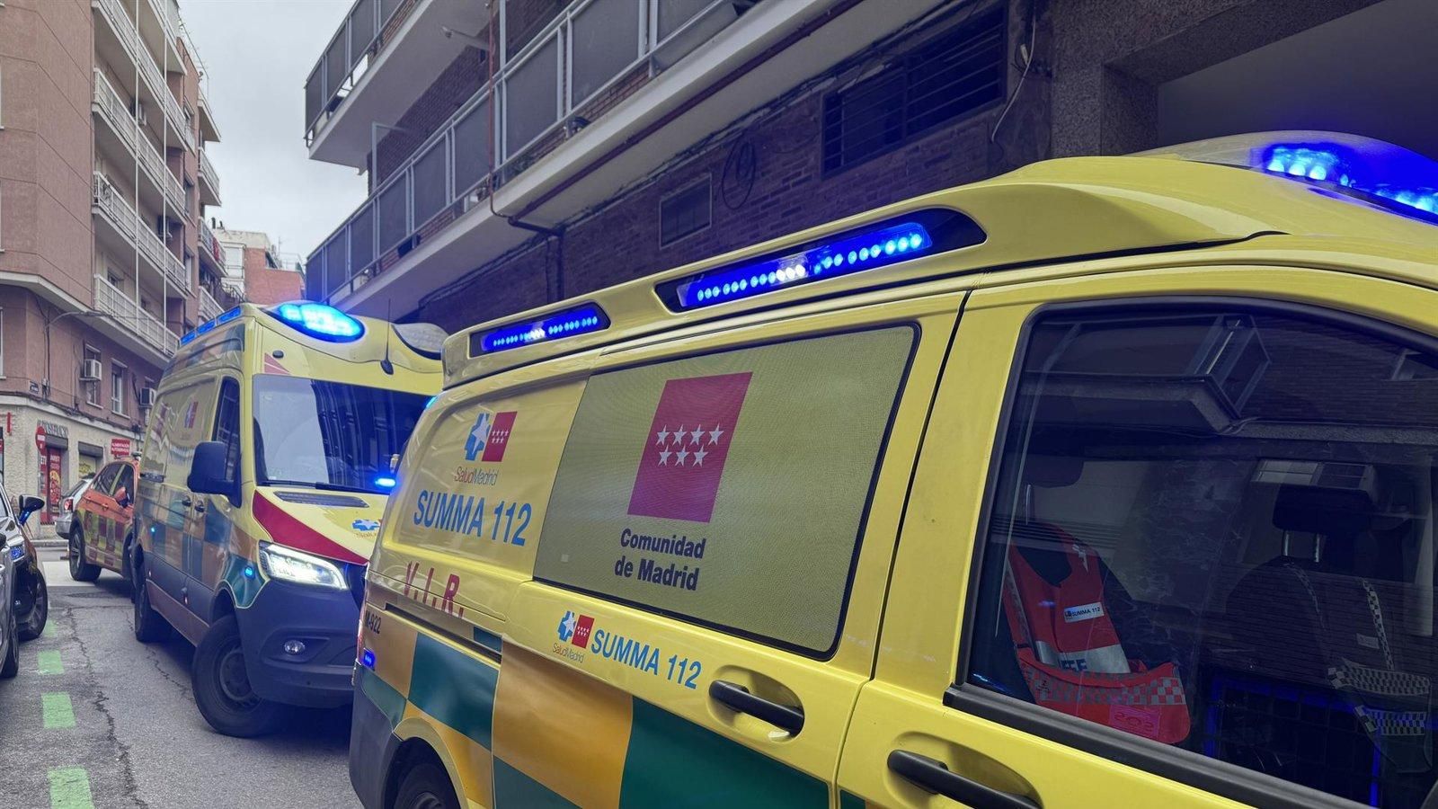 Un trabajador sufre heridas graves tras precipitarse desde un tejado instalando paneles solares en Chamartín