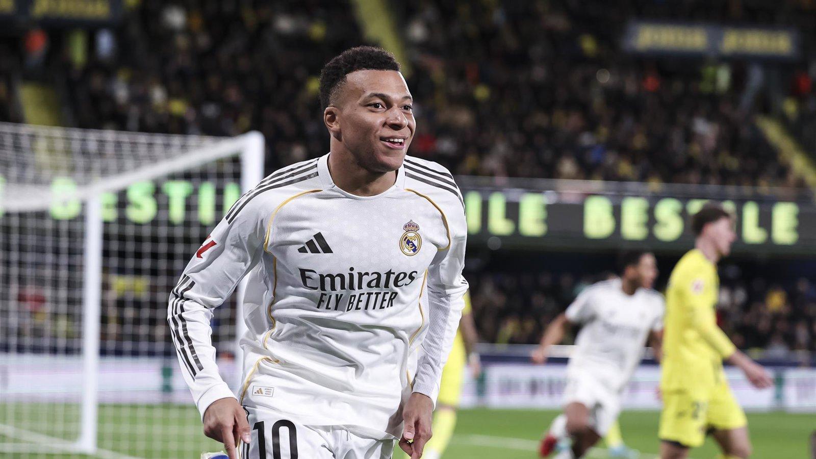 Mbappé firma un doblete y el Real Madrid vence al Villarreal para ser líder provisional