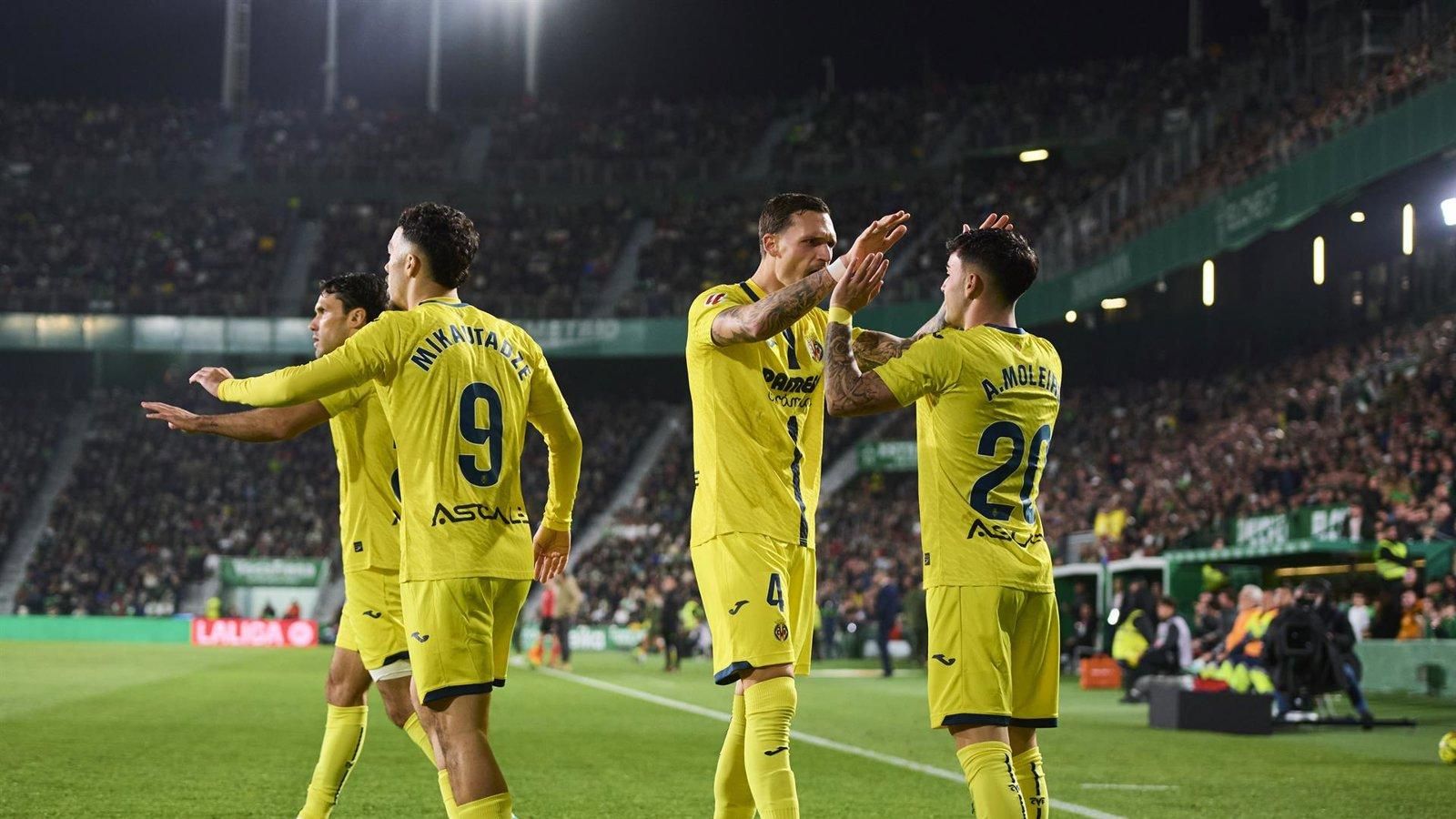 El Villarreal vence al Elche y el Celta hunde al Valencia en su crisis