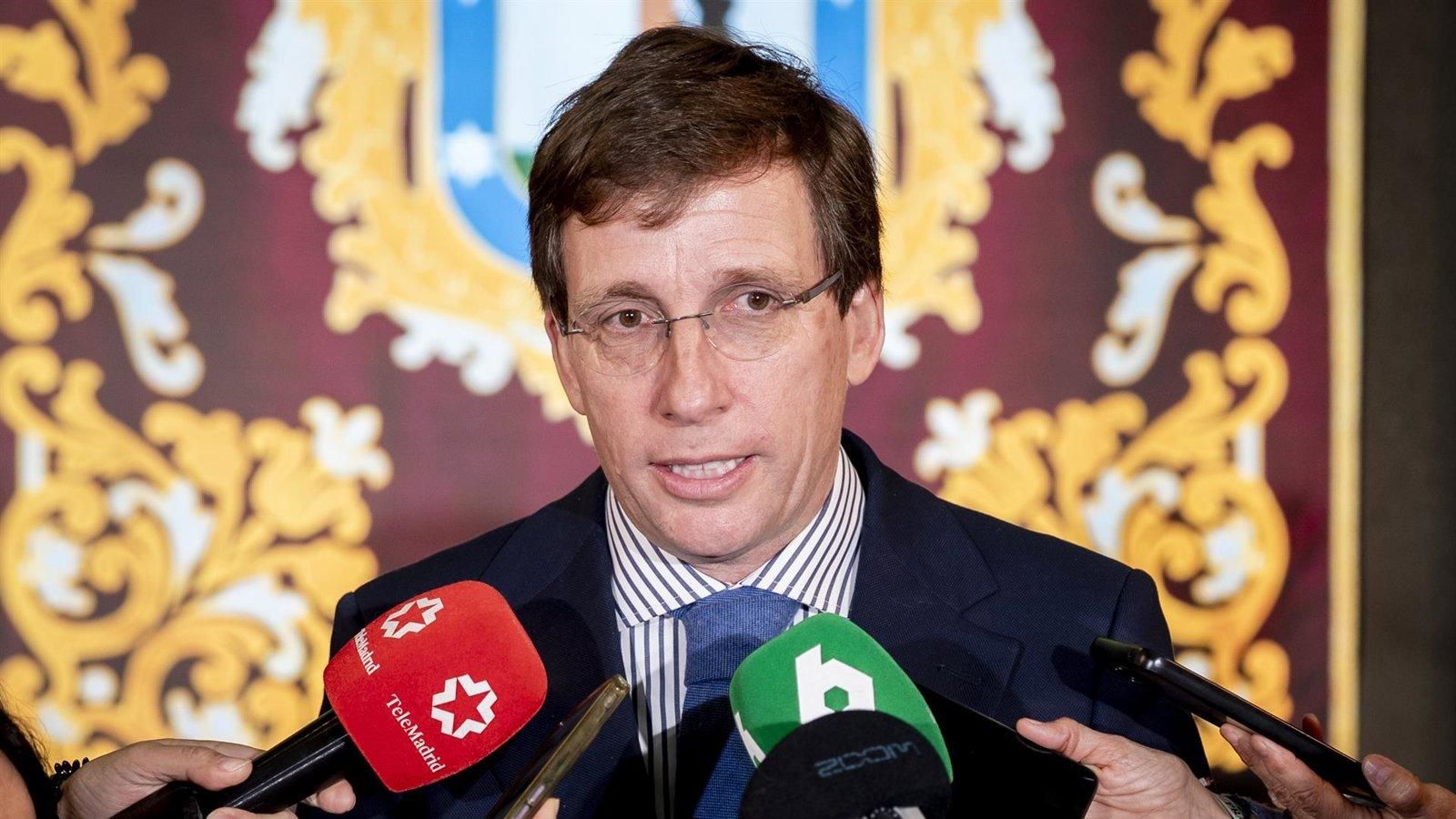 Almeida acusa a Sánchez de usar el nuevo desarrollo de Campamento con fines electorales y critica el retraso