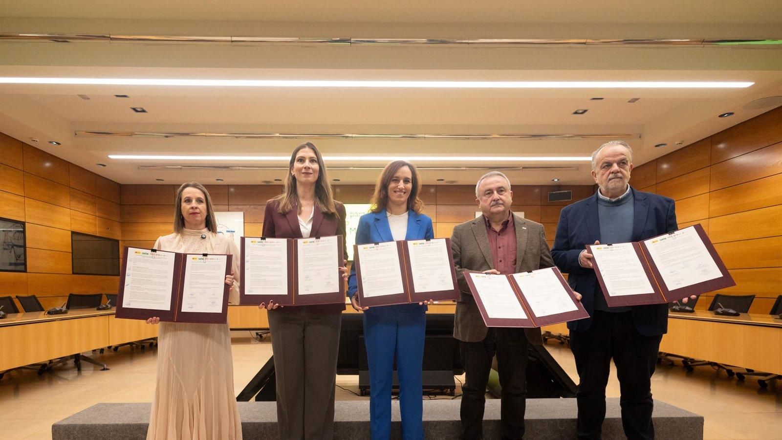 Los médicos rechazan el Estatuto pactado por Sanidad y mantienen la huelga desde febrero