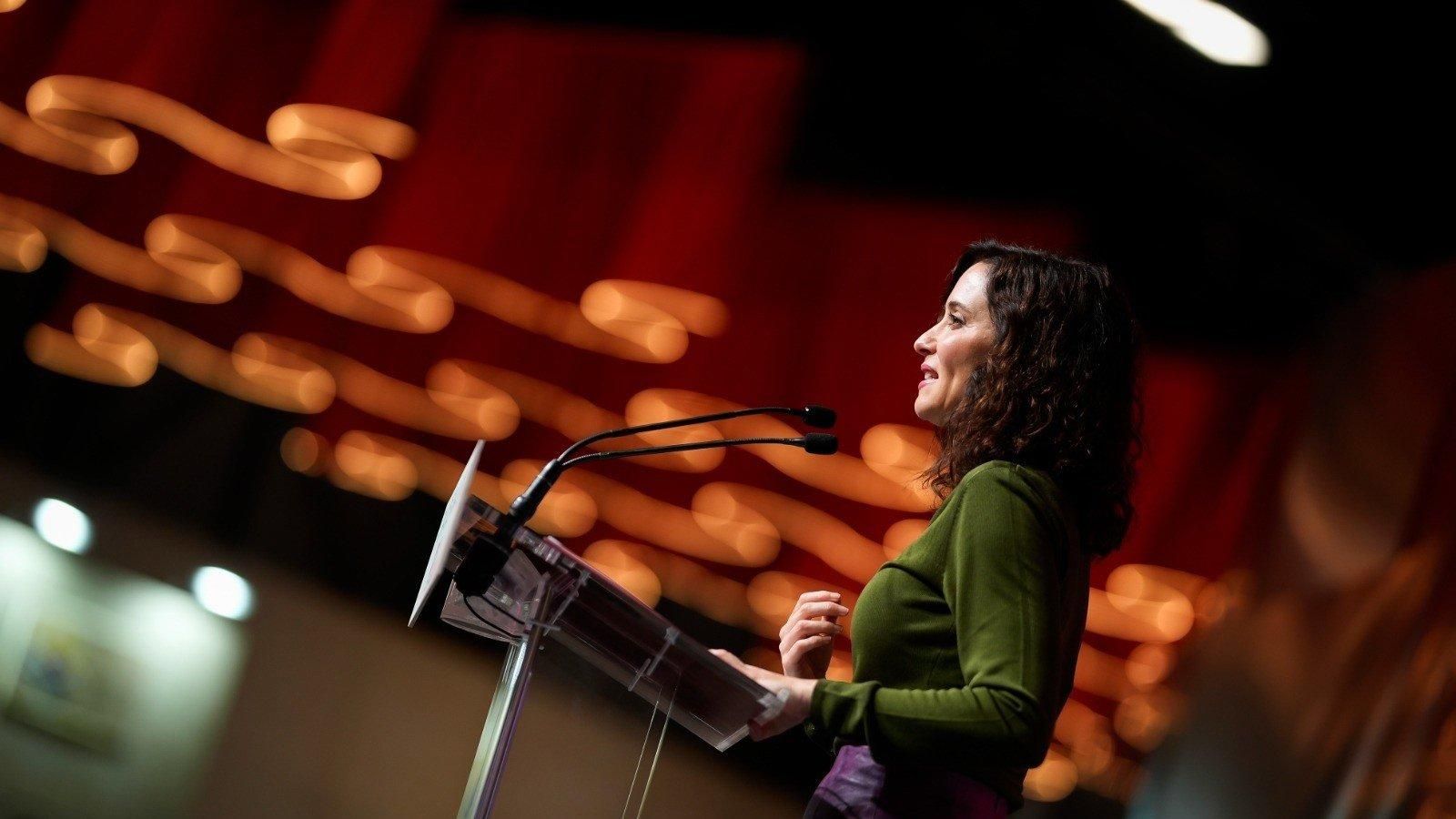 Ayuso exige responsabilidades por el accidente de Adamuz y denuncia el silencio del Gobierno