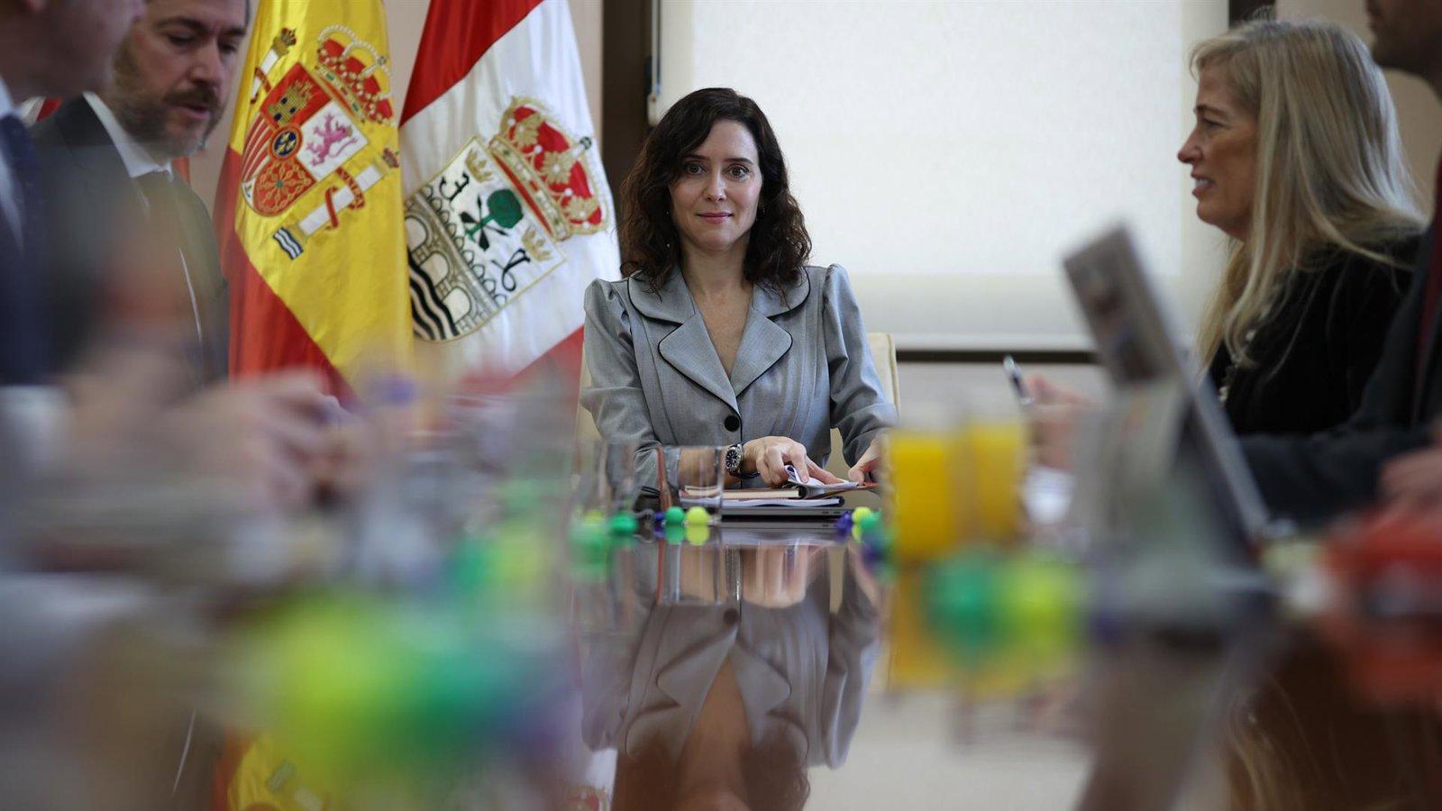 Ayuso acusa a Sánchez de "burlar la ley" con su intento de indultar al ex fiscal general