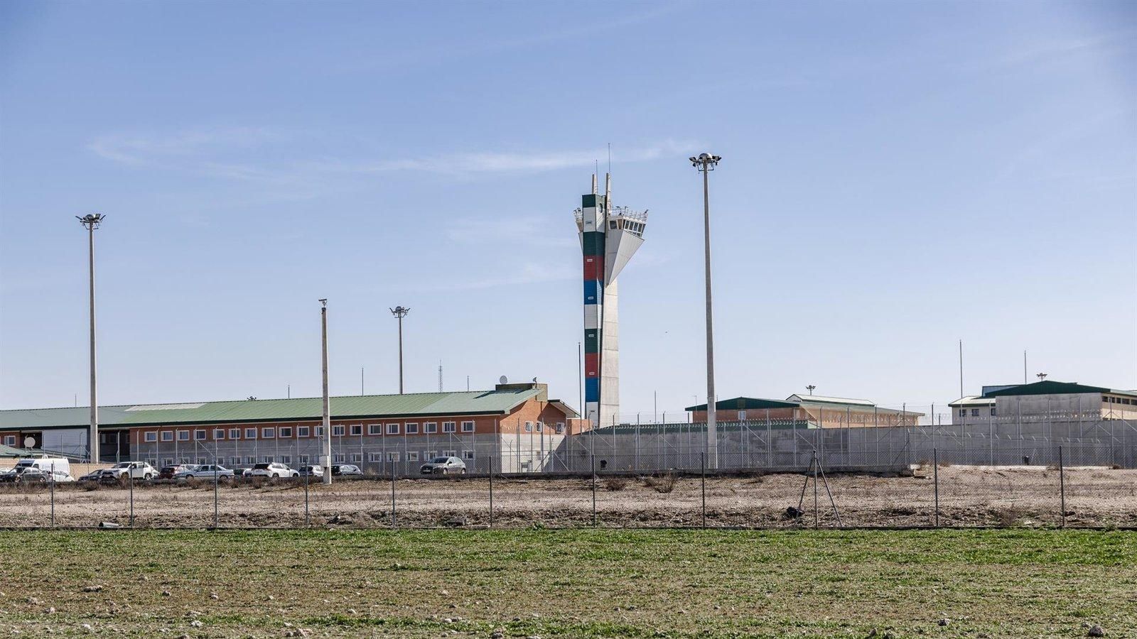 Graves disturbios en la prisión de Estremera dejan diez internos en aislamiento y daños materiales