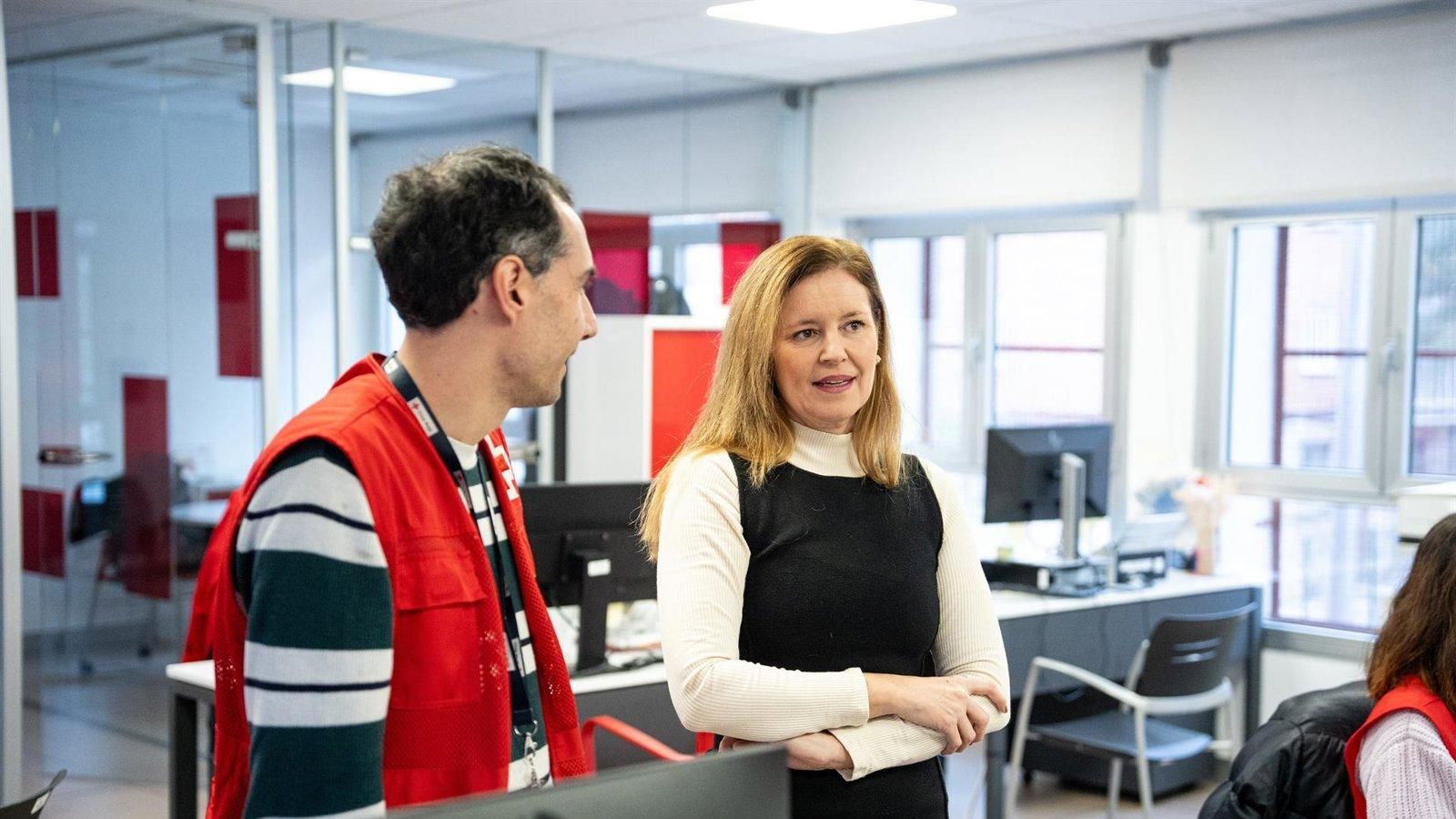 Dávila exige al delegado del Gobierno más financiación y seguridad para las víctimas de violencia machista