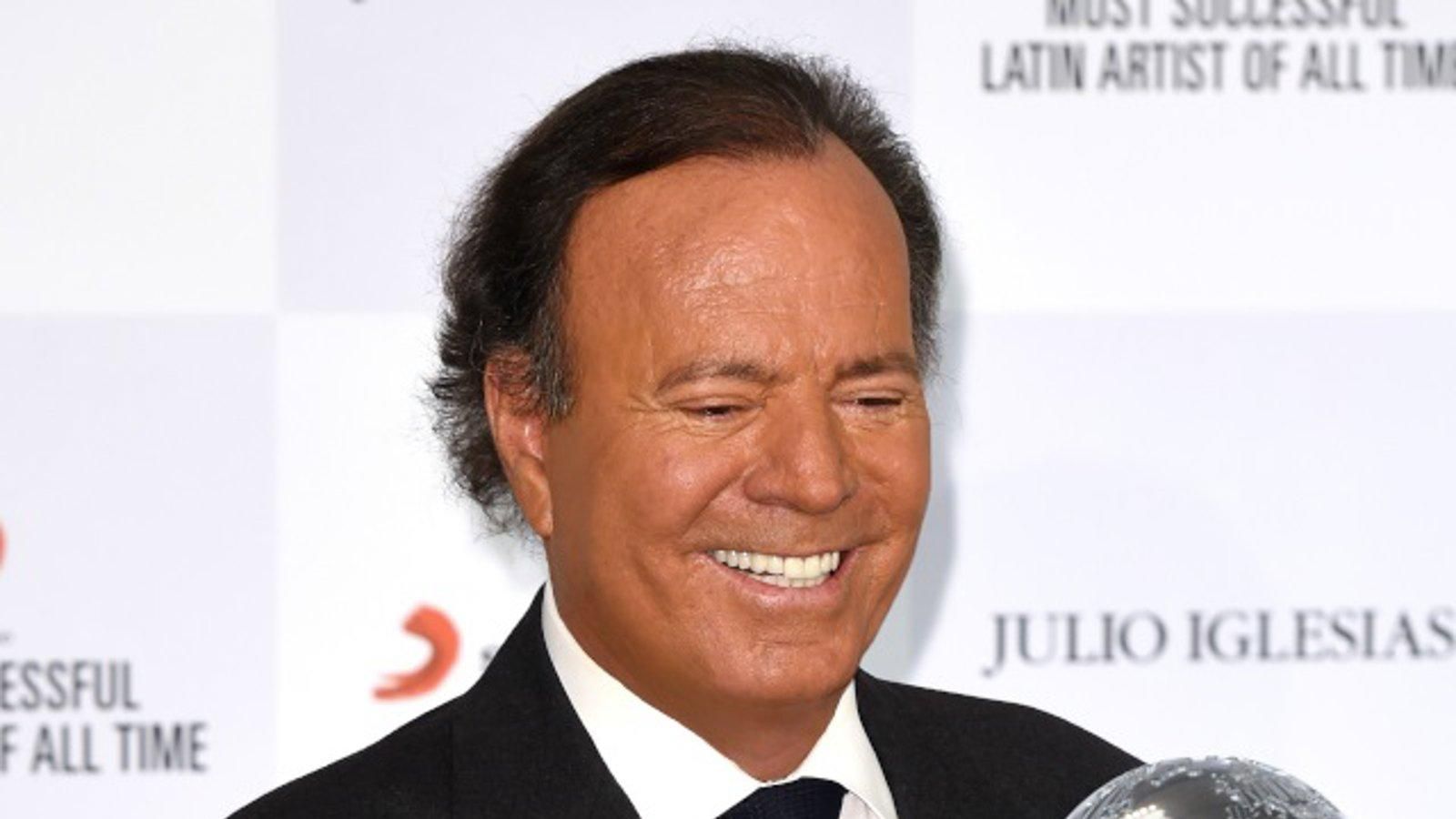 Más Madrid pide retirar a Julio Iglesias el título de Hijo Predilecto en el regreso de Rita Maestre al Pleno