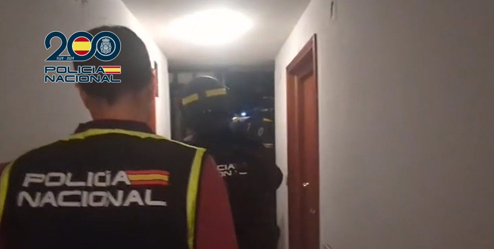 Detenidos cuatro miembros de un grupo que robaba con violencia a personas mayores en portales de la capital