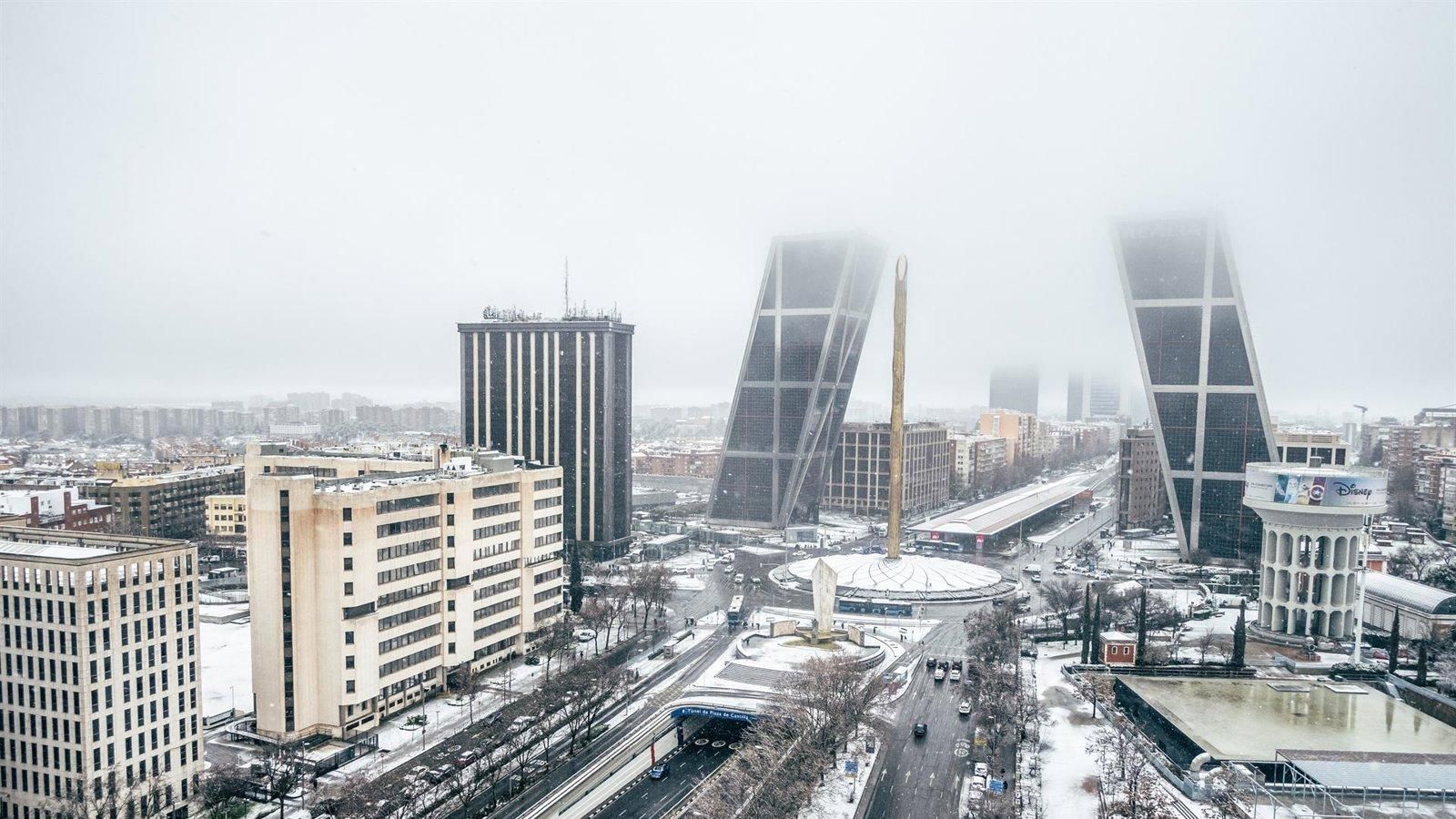 Madrid mantiene la alerta por nieve pese a la mejora del tiempo y recomienda evitar el uso del coche