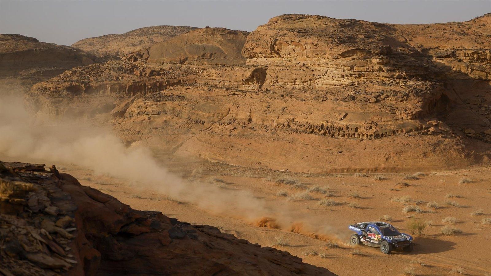 Nani Roma pierde la etapa 5 por una penalización y Schareina cede el liderato en motos en el Dakar