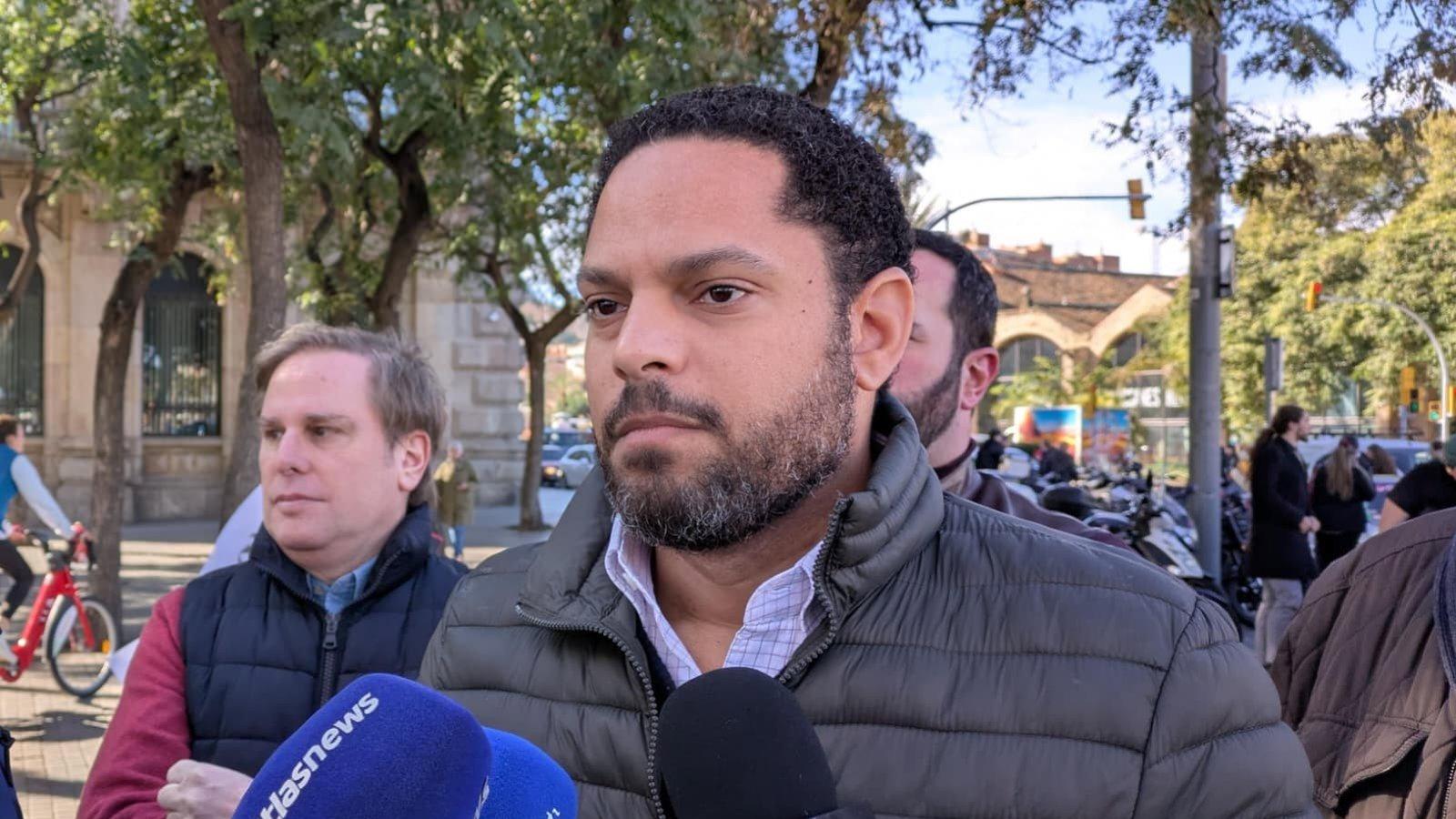 Vox carga contra la regularización de migrantes y acusa al Gobierno de una gestión “criminal” tras el accidente de Adamuz