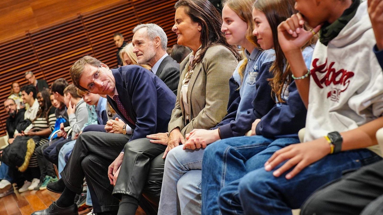 Ocho de cada diez jóvenes sufre acoso online según un estudio de Plan Internacional y el Ayuntamiento de Madrid