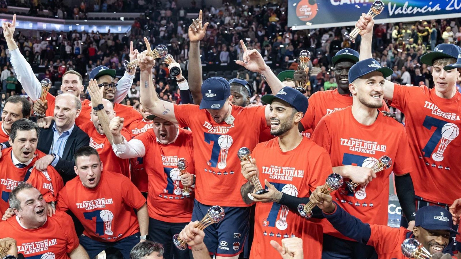 Baskonia rompe 17 años de sequía y consolida su leyenda copera en Valencia