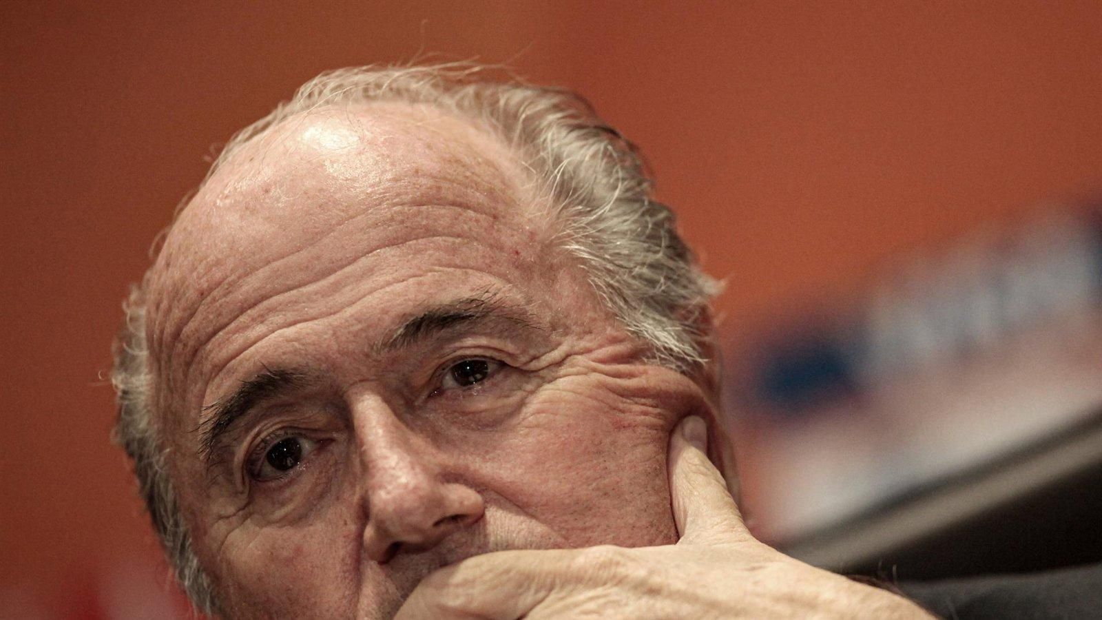 El expresidente de la FIFA Joseph Blatter acusa a Gianni Infantino de convertir el organismo en una “dictadura”