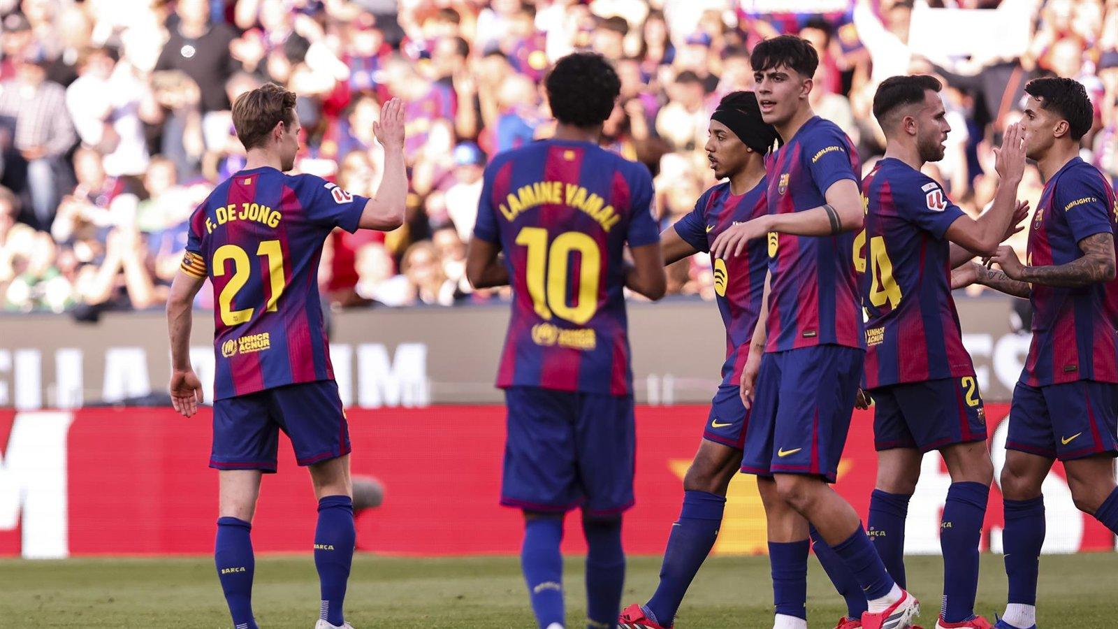 El Barça reconquista el liderato con autoridad ante el Levante