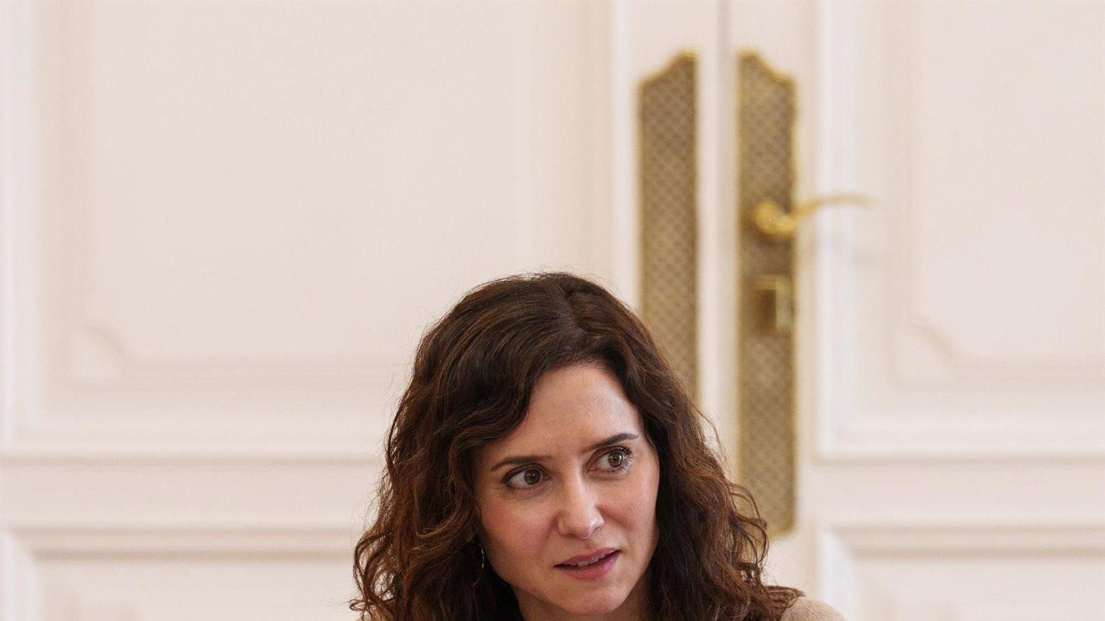 El PP madrileño cierra filas y Ayuso rechaza “desguazar el honor” del alcalde de Móstoles