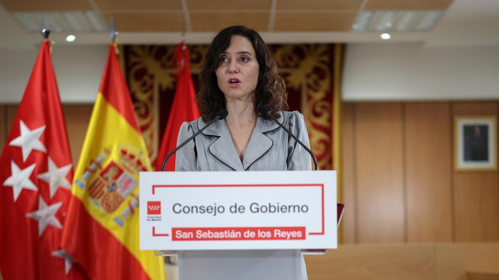 Díaz Ayuso acusa a Sánchez de promover una “inmigración de subsidio”