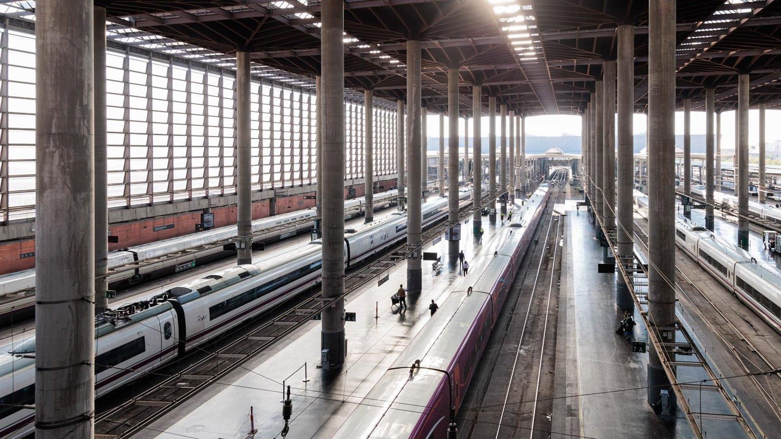 Huelga ferroviaria con 350 AVE cancelados y Cercanías al 50% en hora valle