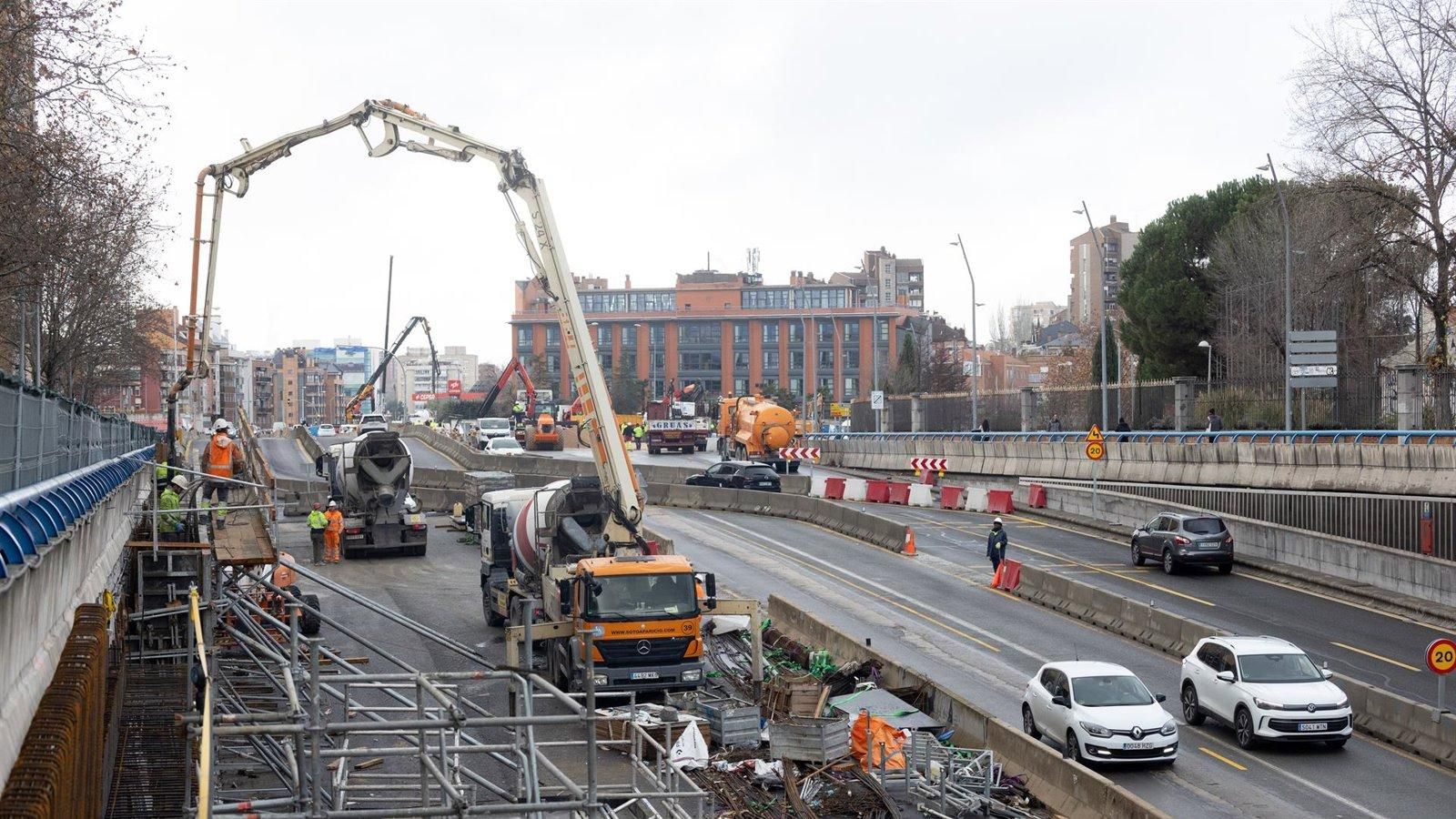 Las tierras del soterramiento de la A-5 darán forma a tres colinas con skate park, mirador y más de 7.000 árboles