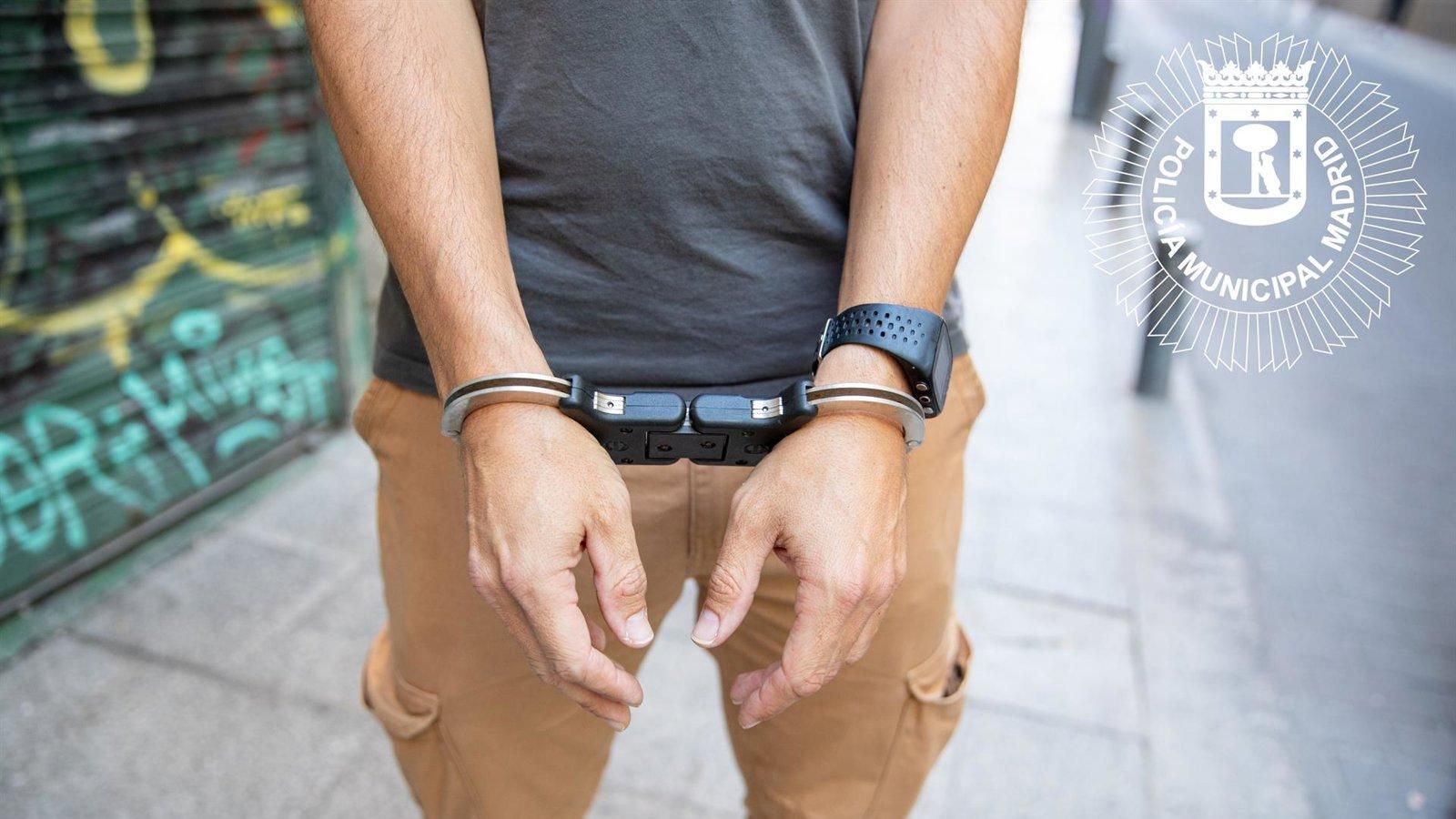 Dos detenidos en Latina por conducir un coche de alquiler robado en Málaga