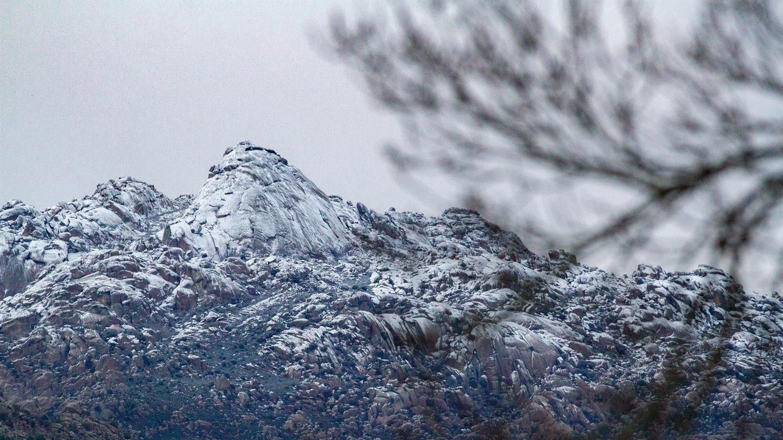 La Guardia Civil rescata a cuatro personas en Siete Picos y suma ocho intervenciones en la Sierra en un día