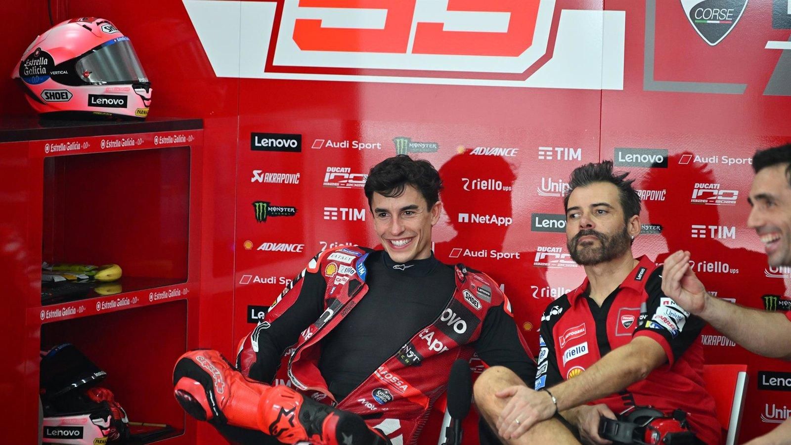 Marc Márquez mejora y Álex lidera en Sepang