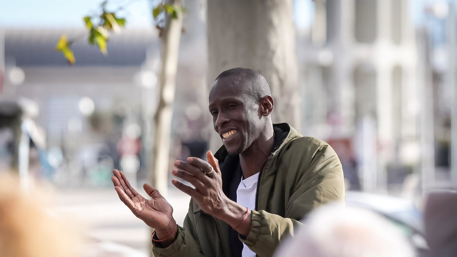 Detenido el exdiputado de Podemos Serigne Mbaye por una refriega con agentes de la Policía en Usera