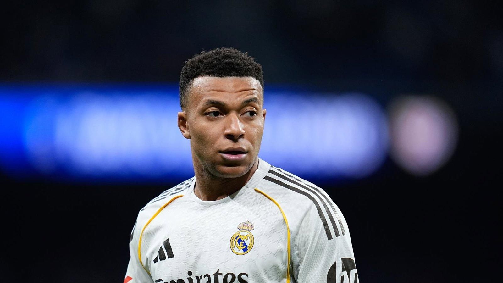 El Real Madrid confirma que Kylian Mbappé sufre un esguince en la rodilla izquierda