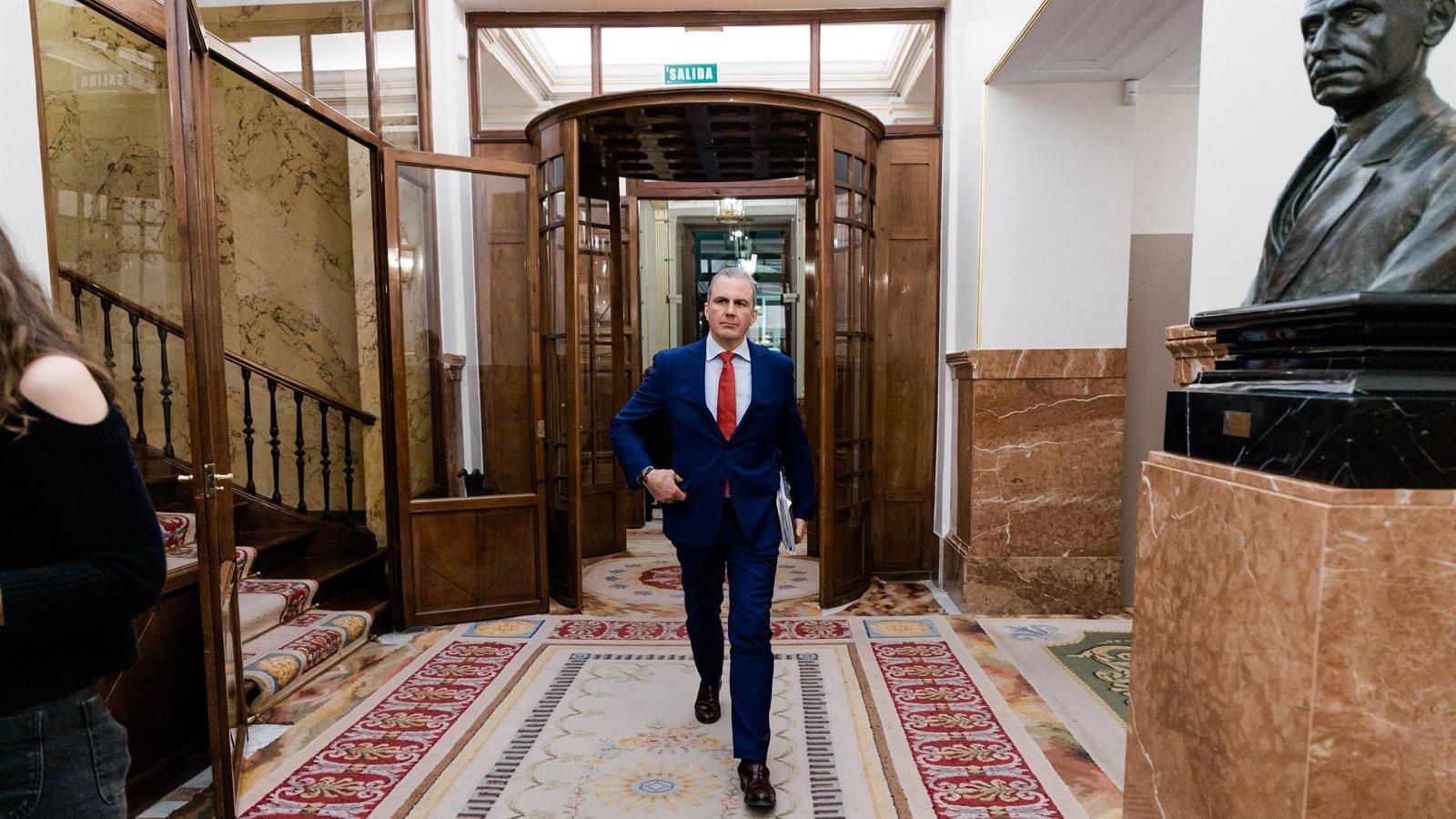 Vox expulsa a Javier Ortega Smith del partido