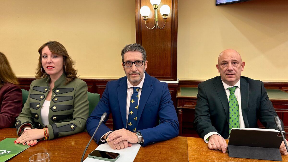 El Ayuntamiento de Móstoles rechaza la moción de VOX sobre la baliza V16