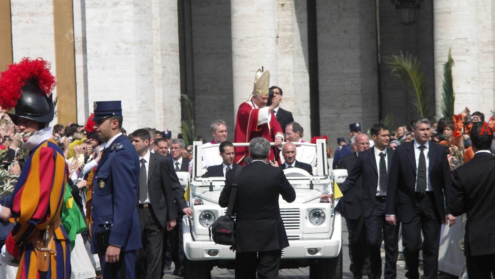 Benedicto XVI, el papa teólogo que revolucionó la Iglesia católica con su renuncia