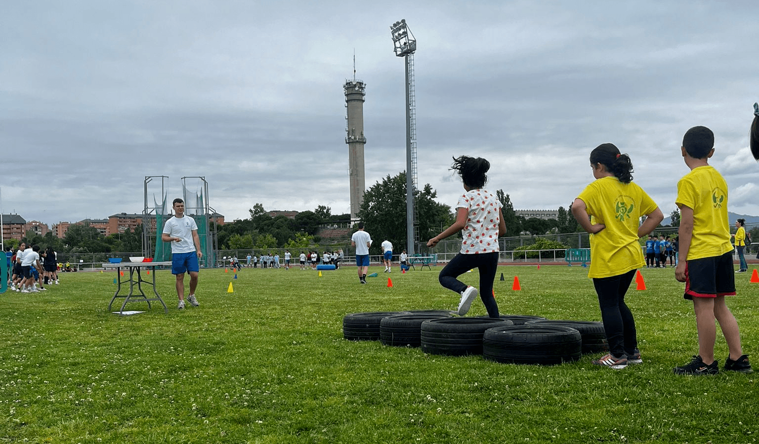 Más de 3.000 alumnos de Primaria de los colegios de Tres Cantos participan en las Miniolimpiadas Escolares 2023